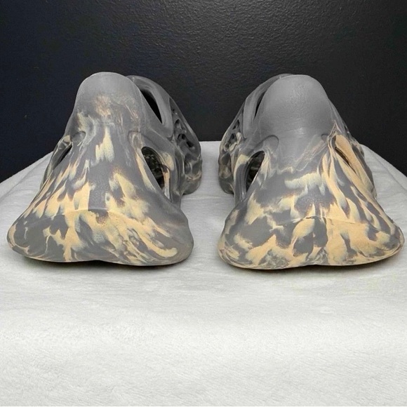 Adidas Yeezy Foam Runner ‘MXT Moon Grey’ – Style GV7904 – Men’s Size 12 – Used - Picture 10 of 15